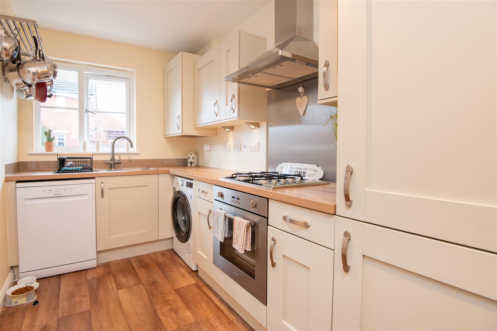 2 bed property in Old Thorns Crescent, Chorley